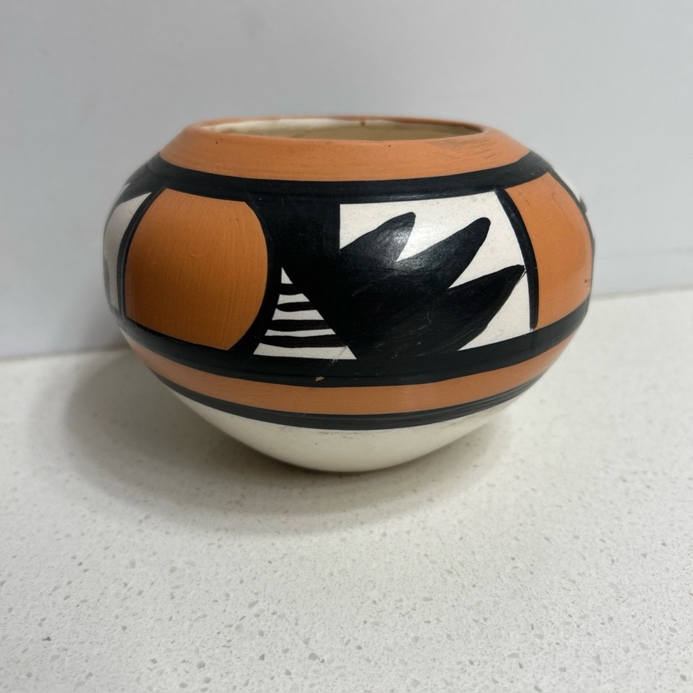 Betty Selby 507 Small Vase Pueblo Pottery USA